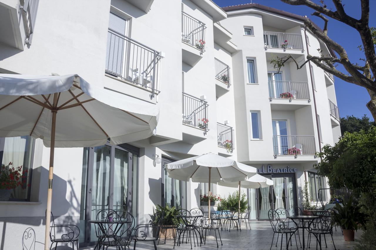 Hotel Beatrice Сироло Екстериор снимка